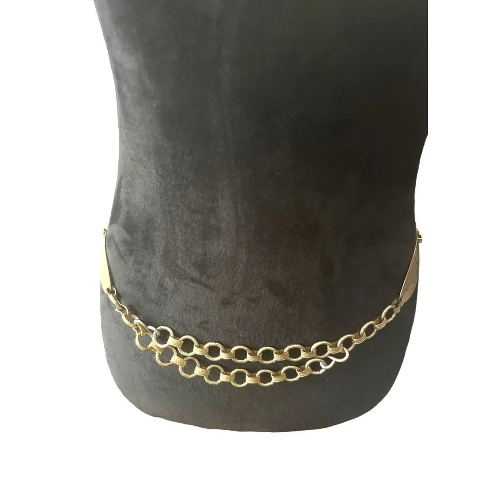 Vintage Gold Tone Chain Belt with Oval Disk.‎ 37”